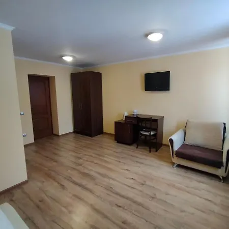 латориця Hotell Suskovo